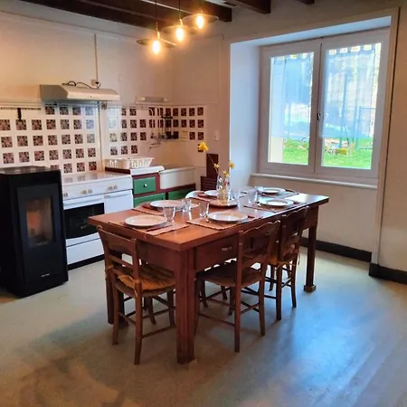 Holiday home Maison Vintage Marat